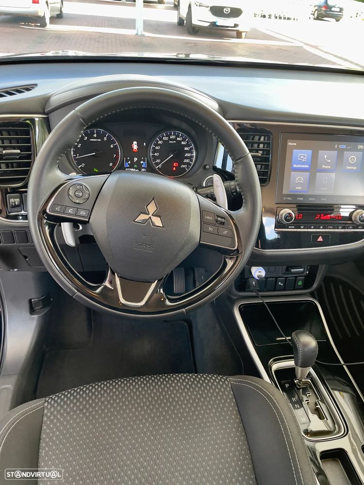 Mitsubishi Outlander 2.0 Kaiteki CVT - 22