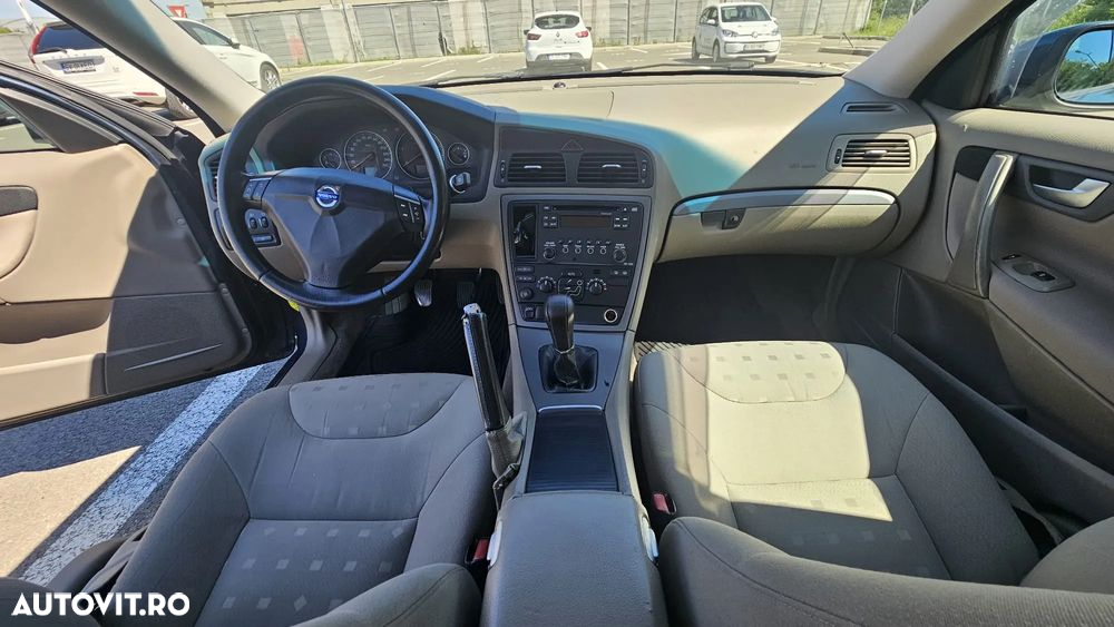 Volvo S60 2.4 D5 Kinetic - 11