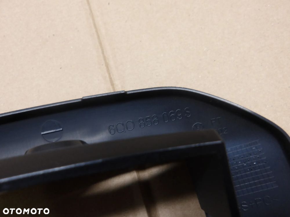 VW POLO IV 9N 3D 1.4B RAMKA RADIA KRATKA NAWIEWU 6Q0858069S - 3
