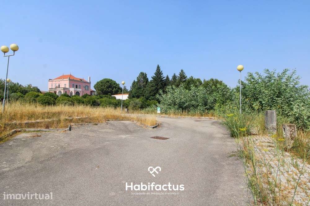 Lote para construção de moradia em banda na vila de Nelas - Grande imagem: 2/9