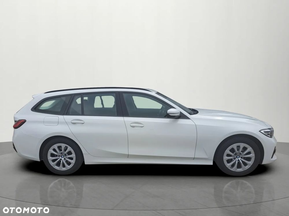 BMW Seria 3 318d mHEV M Sport - 4