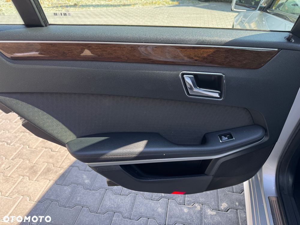 Mercedes-Benz Klasa E 220 CDI Automatik Elegance - 25