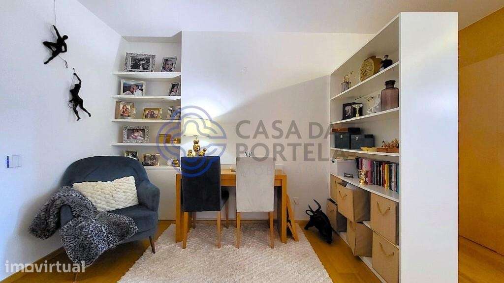 Apartamento T3 com garagem para 2 carros, a poucos metros da praia, em - Grande imagem: 5/37