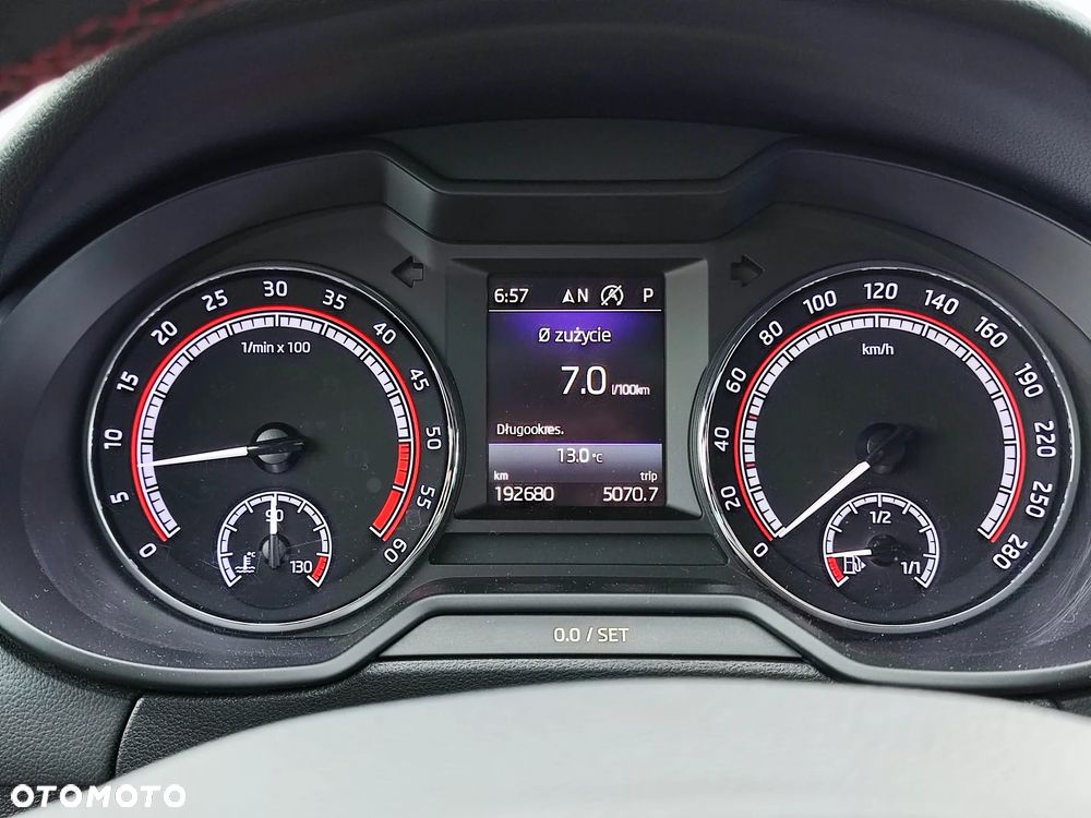 Skoda Octavia 2.0 TDI DSG RS - 16