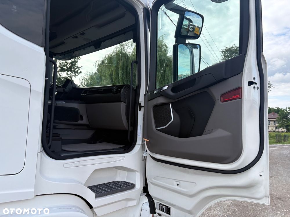 Scania R 450 | RETARDER | FULL LED | CAŁA NA PODUSZKACH | KLIMA POSTOJOWA | DWA ZBIORNIKI | NAWIGACJA | NOWE SPRZĘGŁO | SPROWADZONA | SUPER STAN - 33