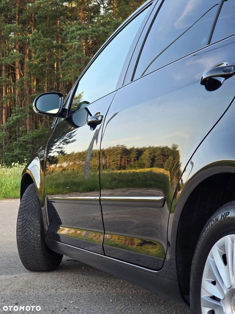 Volkswagen Golf Plus 2.0 TDI Comfortline - 29