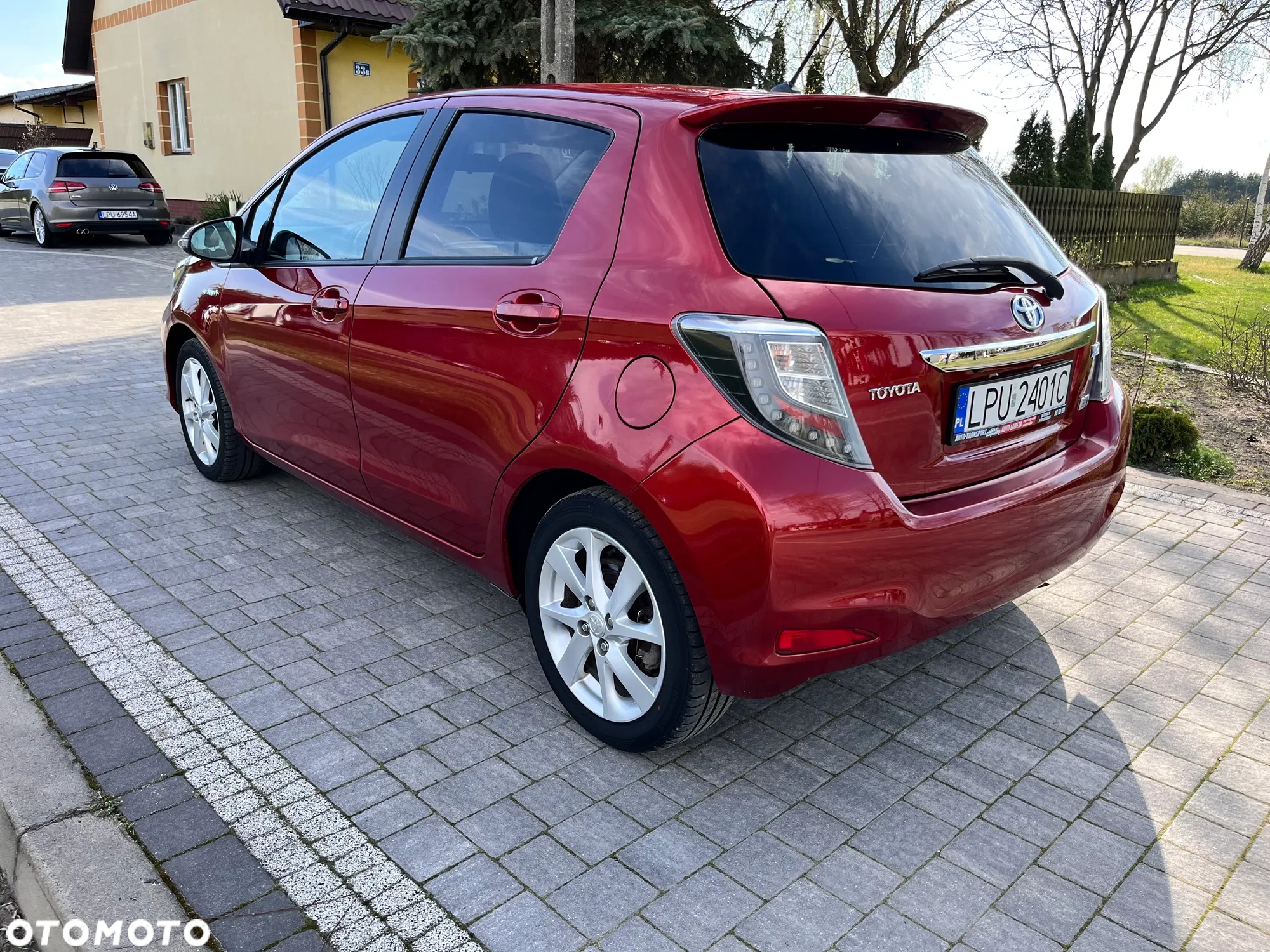Toyota Yaris Hybrid 100 Dynamic - 8
