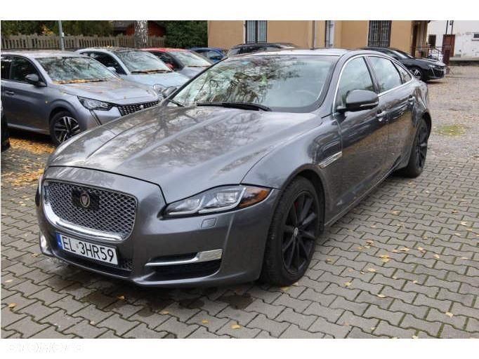 Jaguar XJ 3.0 T LWB AWD Portfolio - 3