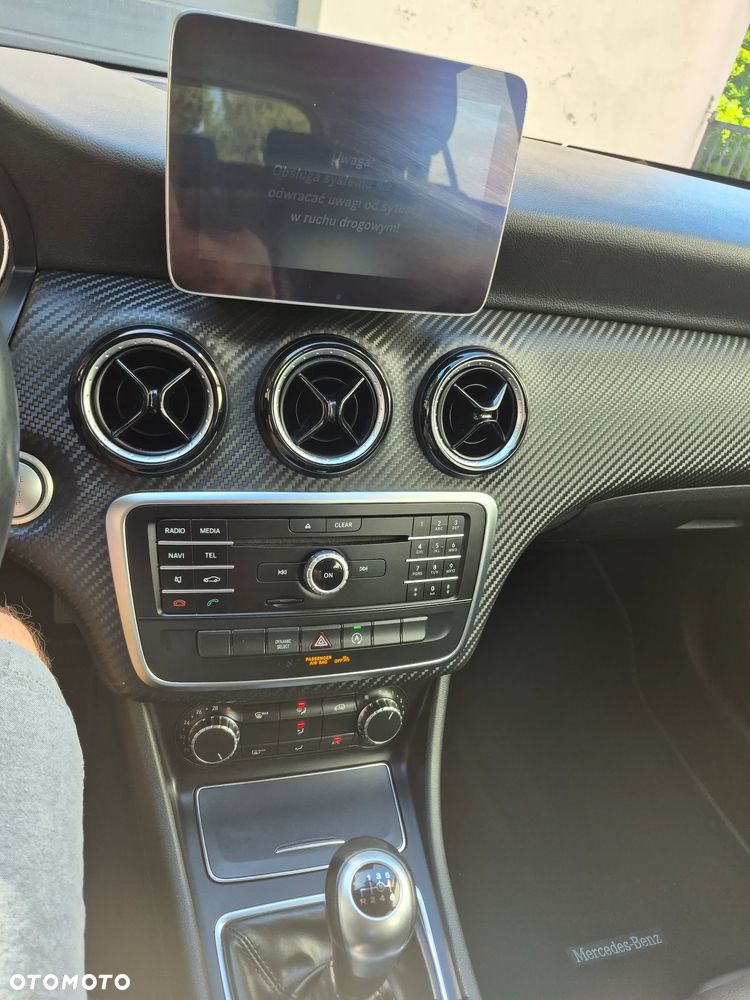 Mercedes-Benz GLA 180 Style - 20