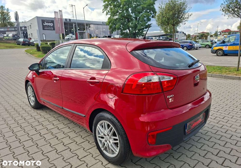 Kia Rio - 10