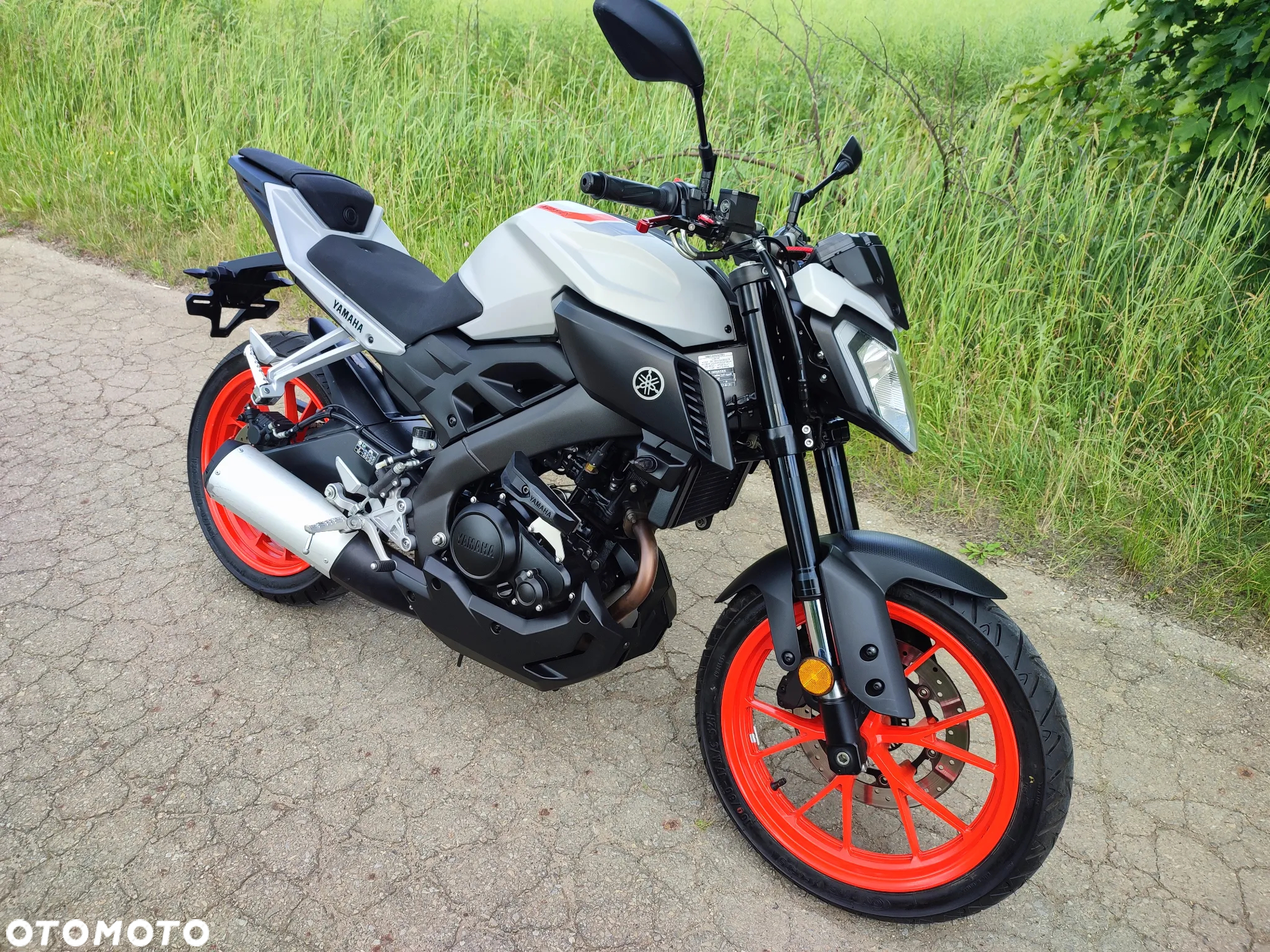 Yamaha MT - 40