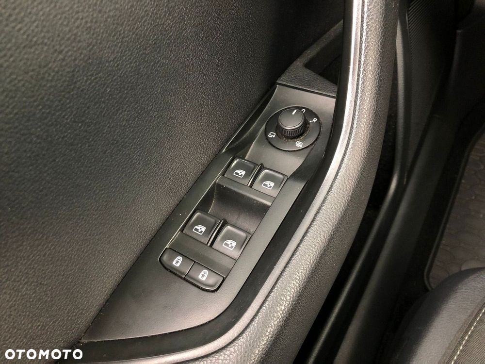 Skoda Superb 2.0 TDI Ambition DSG - 25