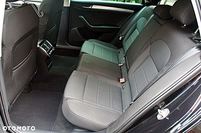 Skoda Superb 2.0 TDI DSG Sportline - 29