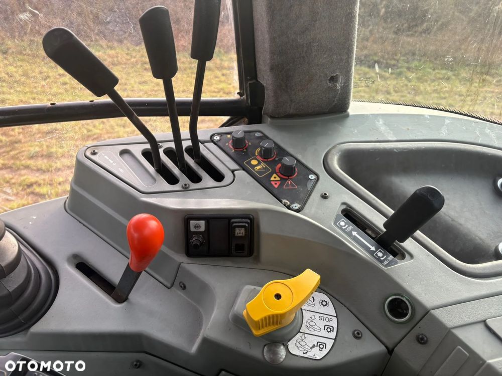 Massey Ferguson 8210 - 9