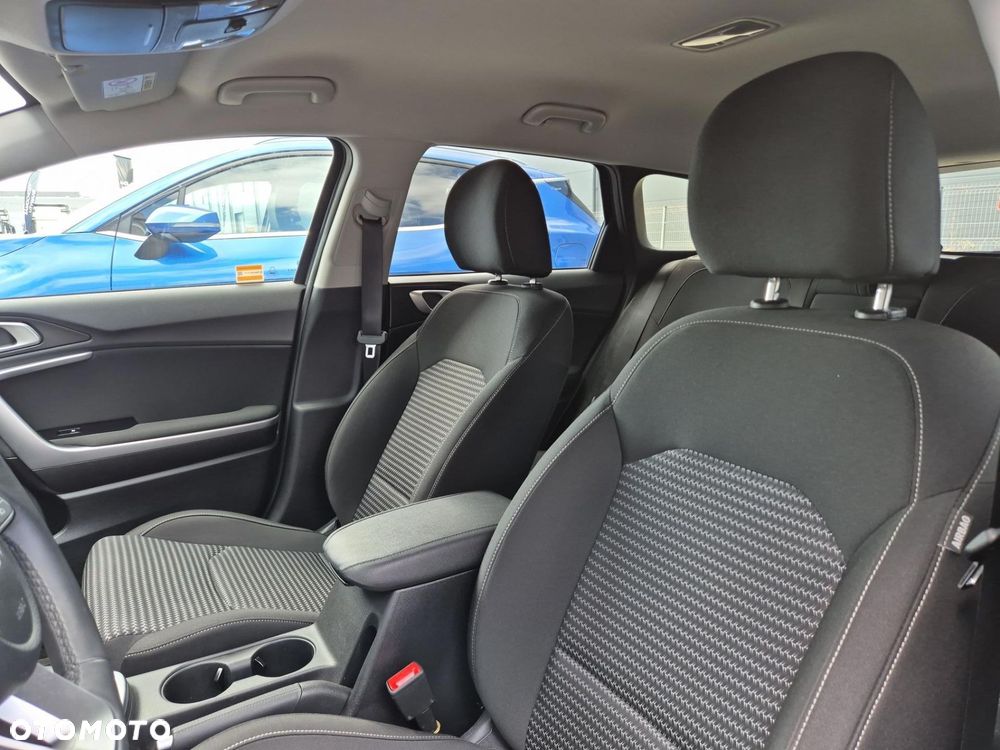 Kia Ceed 1.5 T-GDI M DCT - 12