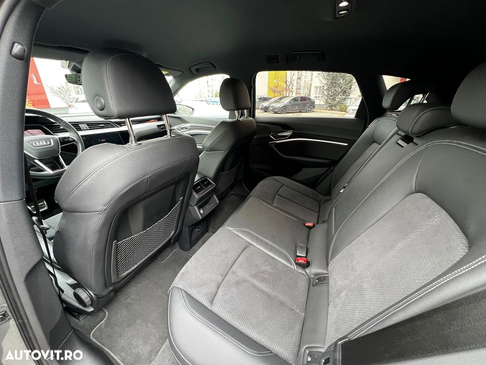 Audi Q8 e-tron 50 quattro S Line - 12