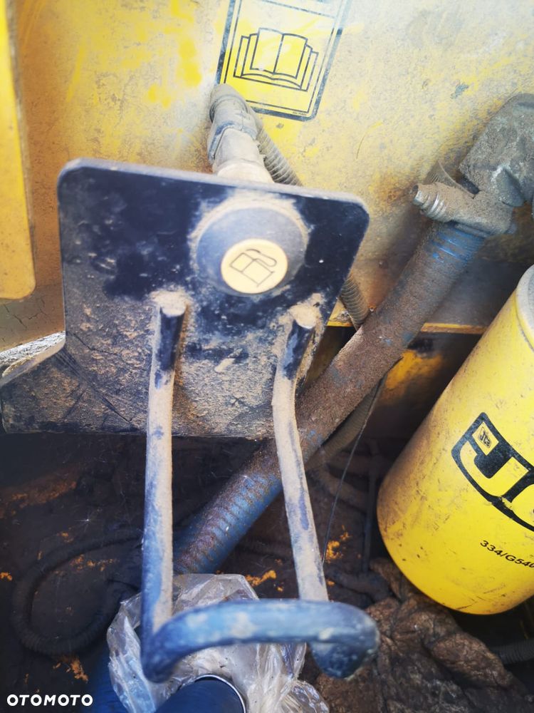 JCB 220X LC - 11