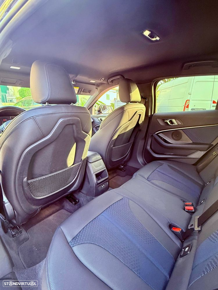 BMW 116 d Pack Desportivo M Auto - 10