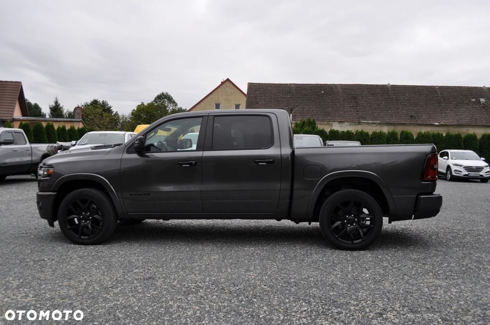 RAM 1500 Laramie Night Premium - 11