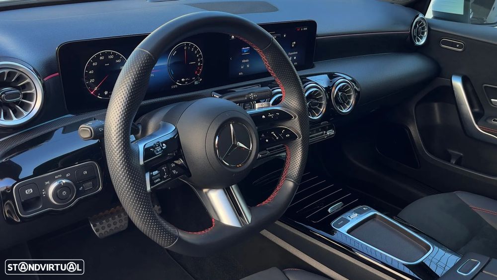 Mercedes-Benz A 250 e 8G-DCT AMG Line - 29