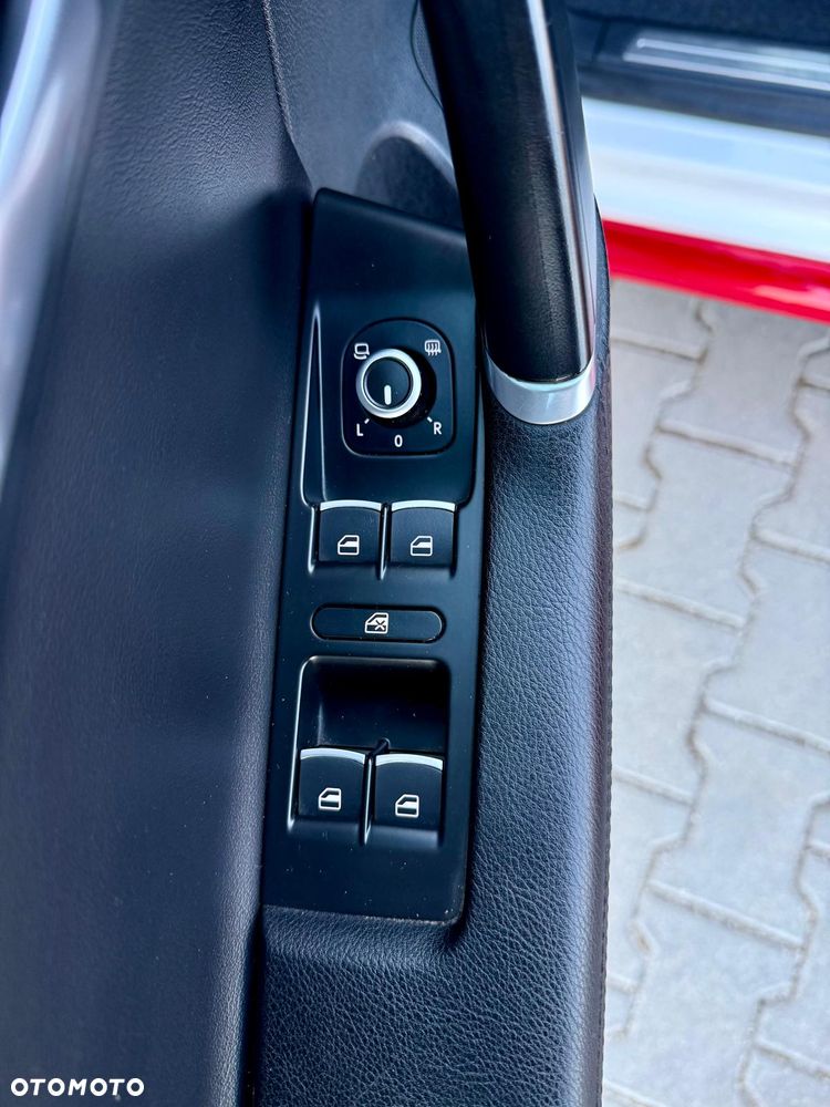 Volkswagen Passat 2.0 TDI DSG BlueMotion Technology R-Line - 20