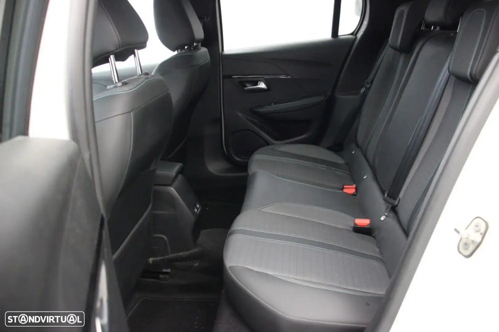 Peugeot e-208 Allure - 6