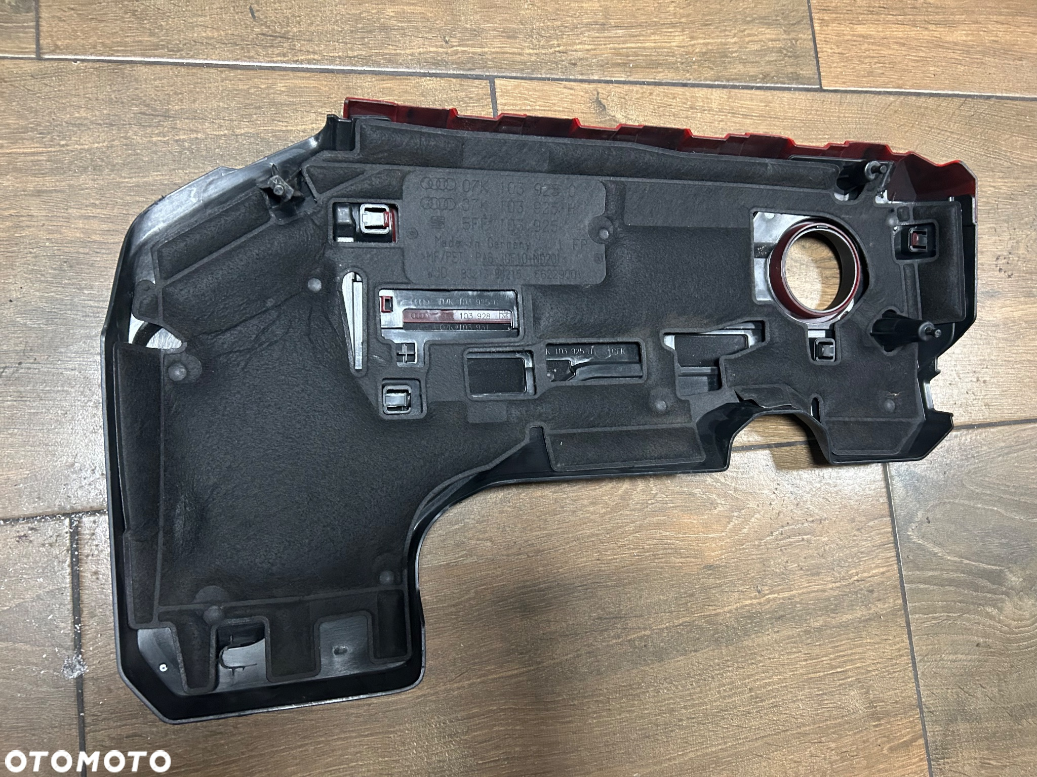 AUDI TTRS  ENGINE COVER 07K103925G IGLA ORG - 2