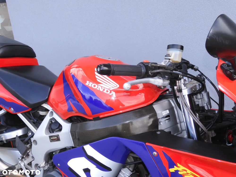 Honda CBR - 7