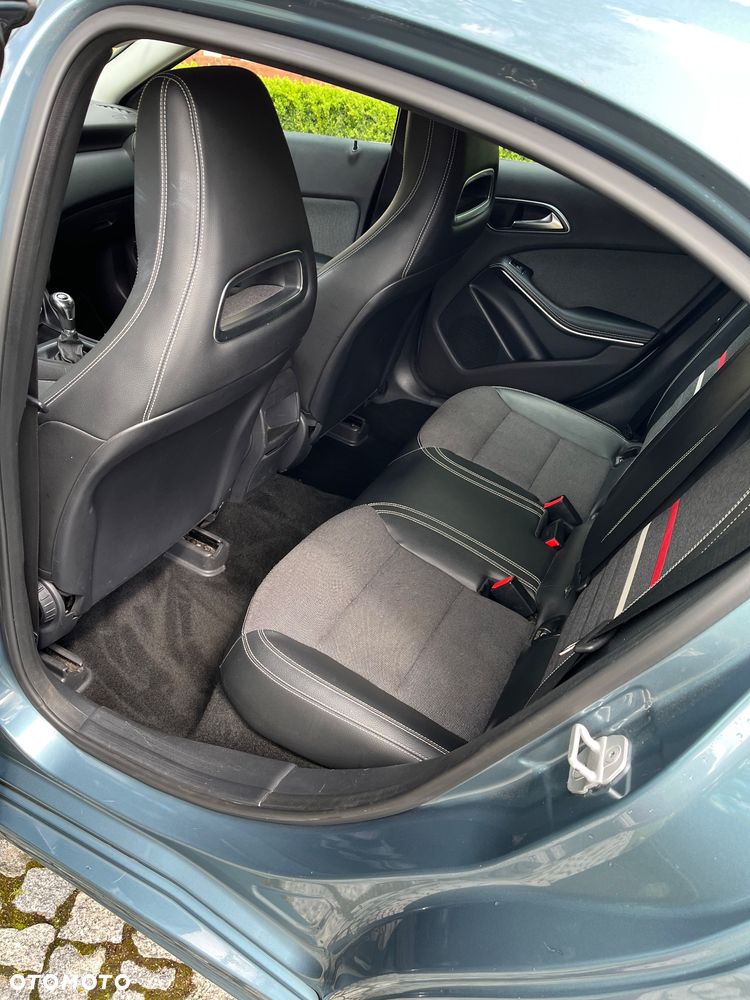 Mercedes-Benz Klasa A 180 BlueEfficiency Edition - 10