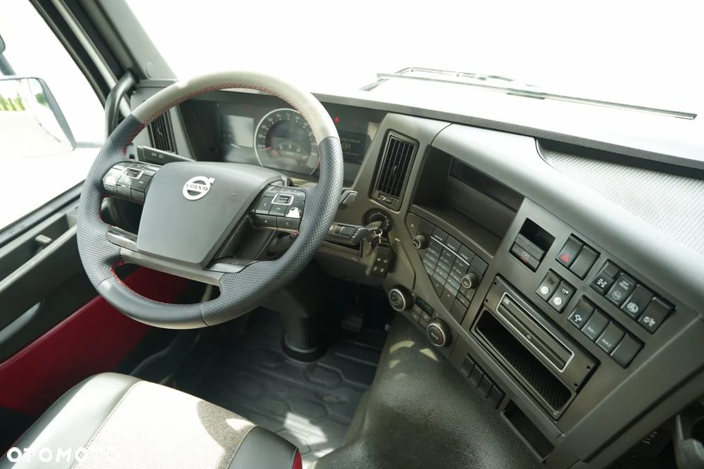Volvo FMX 460 / 8x4 / WYWROTKA TYLNOZSYPOWA / HYDROKLAPA / PLANDEKA ELEKTRYCZNA / I- SHIFT / EURO 6 - 32