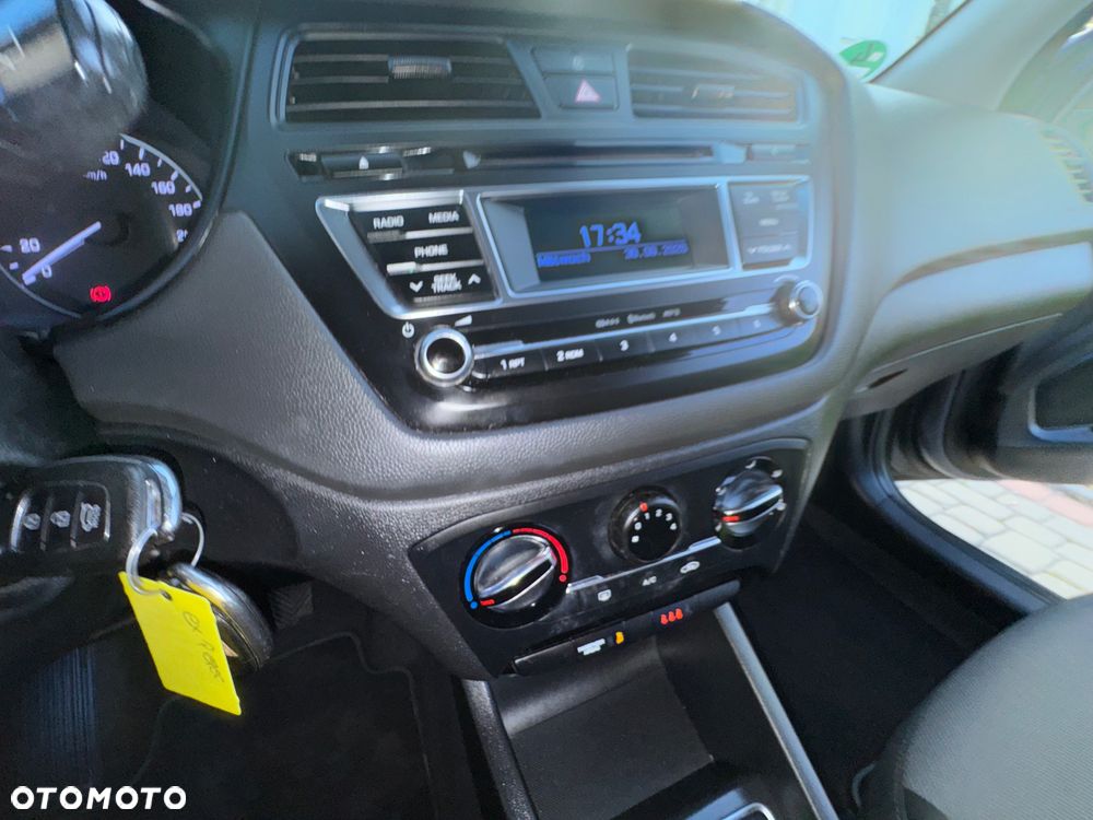Hyundai i20 - 16