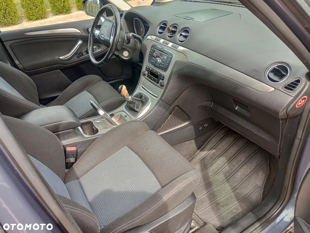Ford S-Max - 16