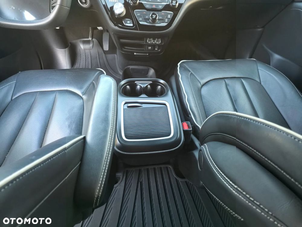 Chrysler Pacifica - 24