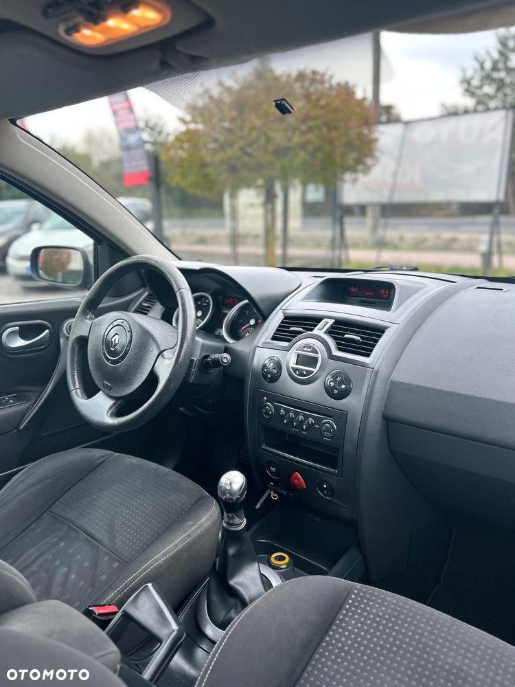 Renault Megane 1.6 16V Dynamique - 8