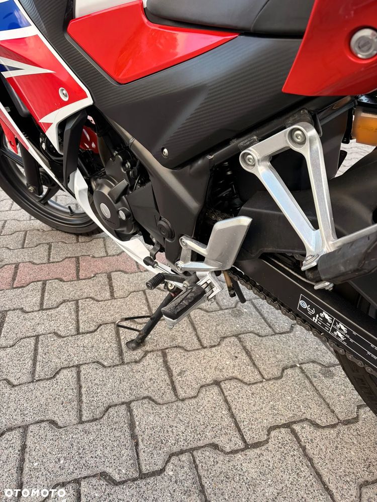 Honda CBR - 16