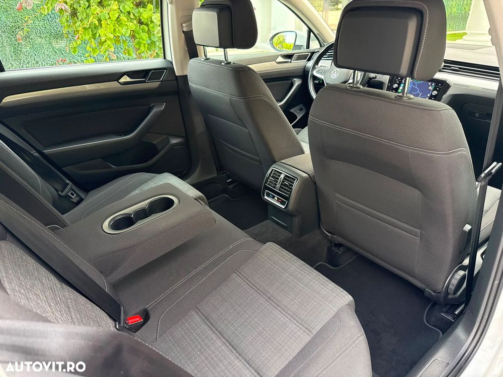 Volkswagen Passat 2.0 TDI SCR Business - 6
