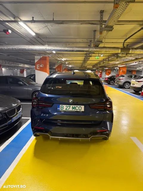 BMW iX3 - 7
