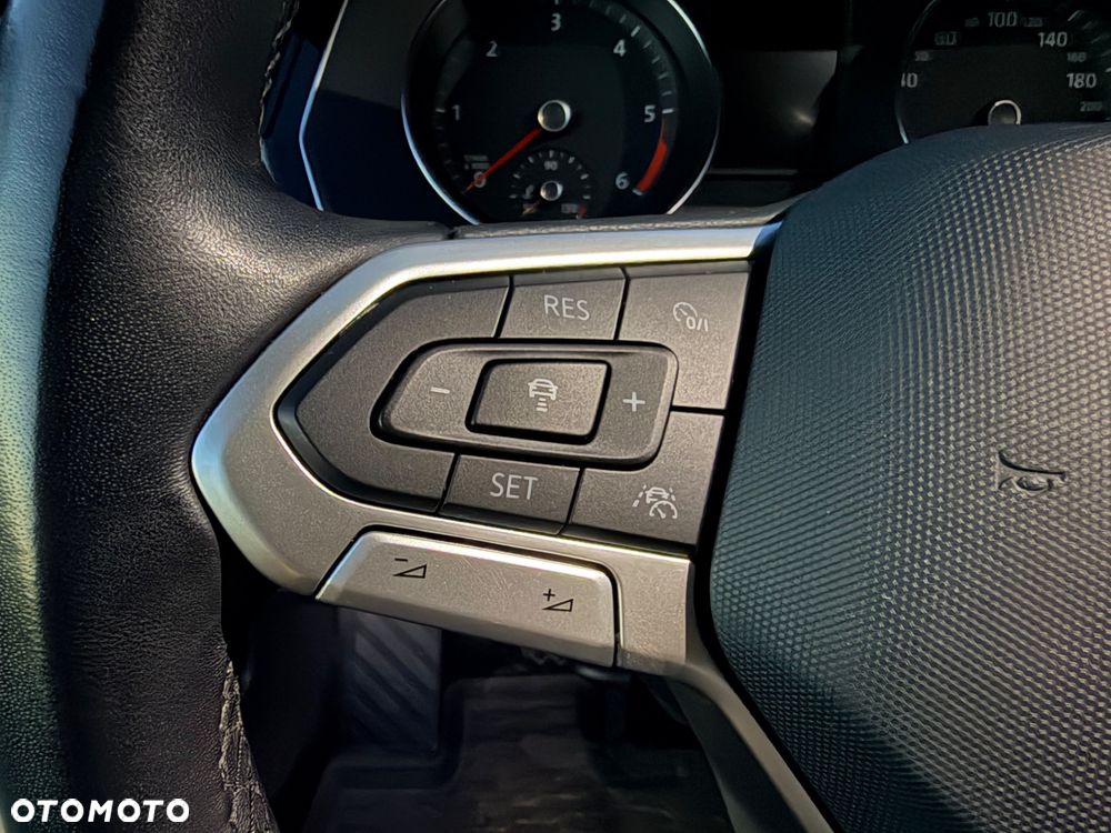 Volkswagen Passat - 17