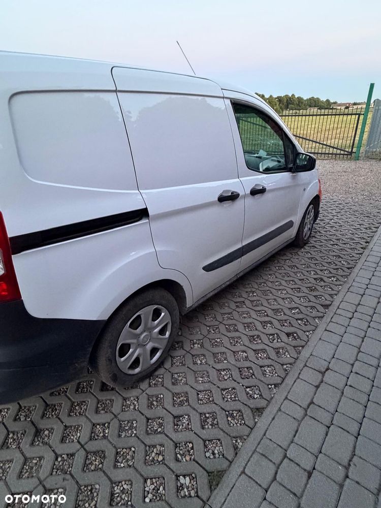 Ford Courier - 3