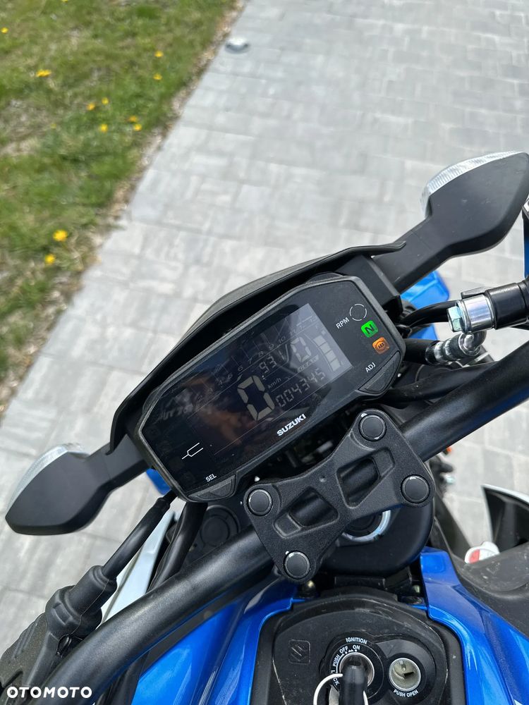Suzuki GSX - 11