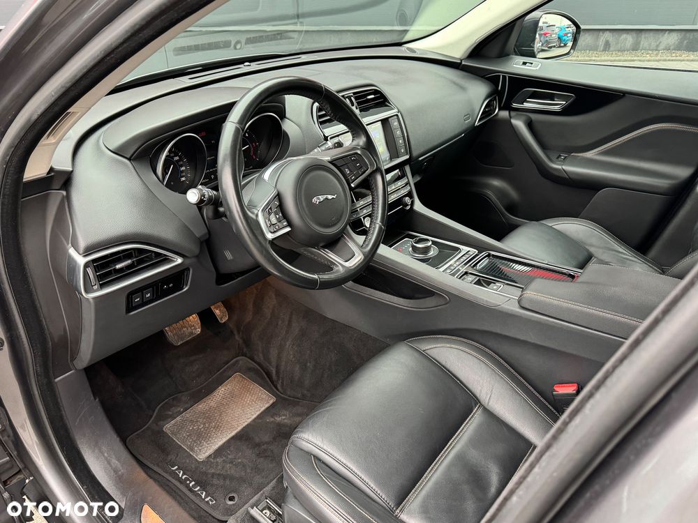 Jaguar F-Pace 2017 photo 5