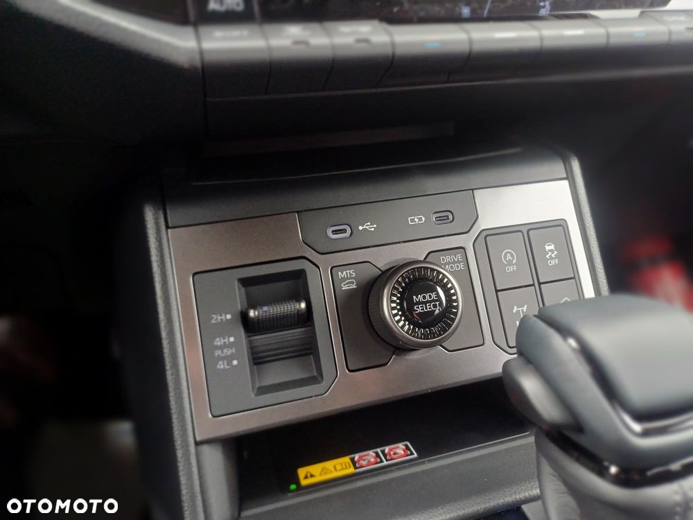 Toyota Hilux - 24
