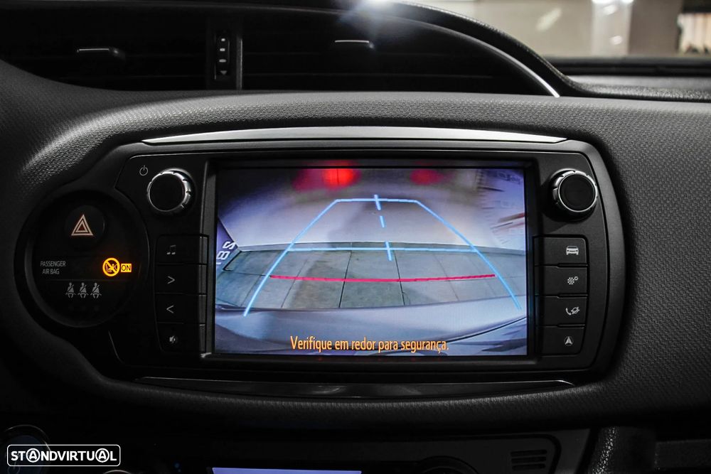 Toyota Yaris 1.5 HSD Sport - 29