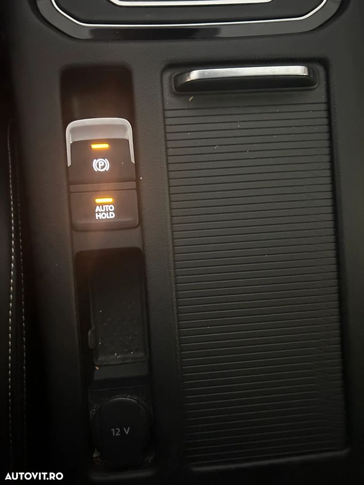 Volkswagen Passat Variant 2.0 TDI DSG (BlueMotion Technology) Trendline - 30