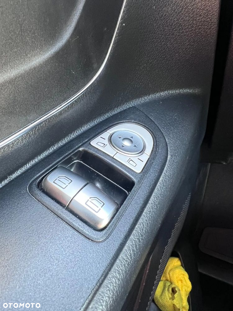 Mercedes-Benz Vito - 22