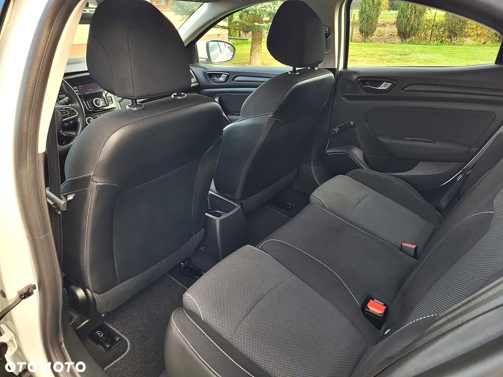 Renault Megane TCe 115 GPF LIFE - 23