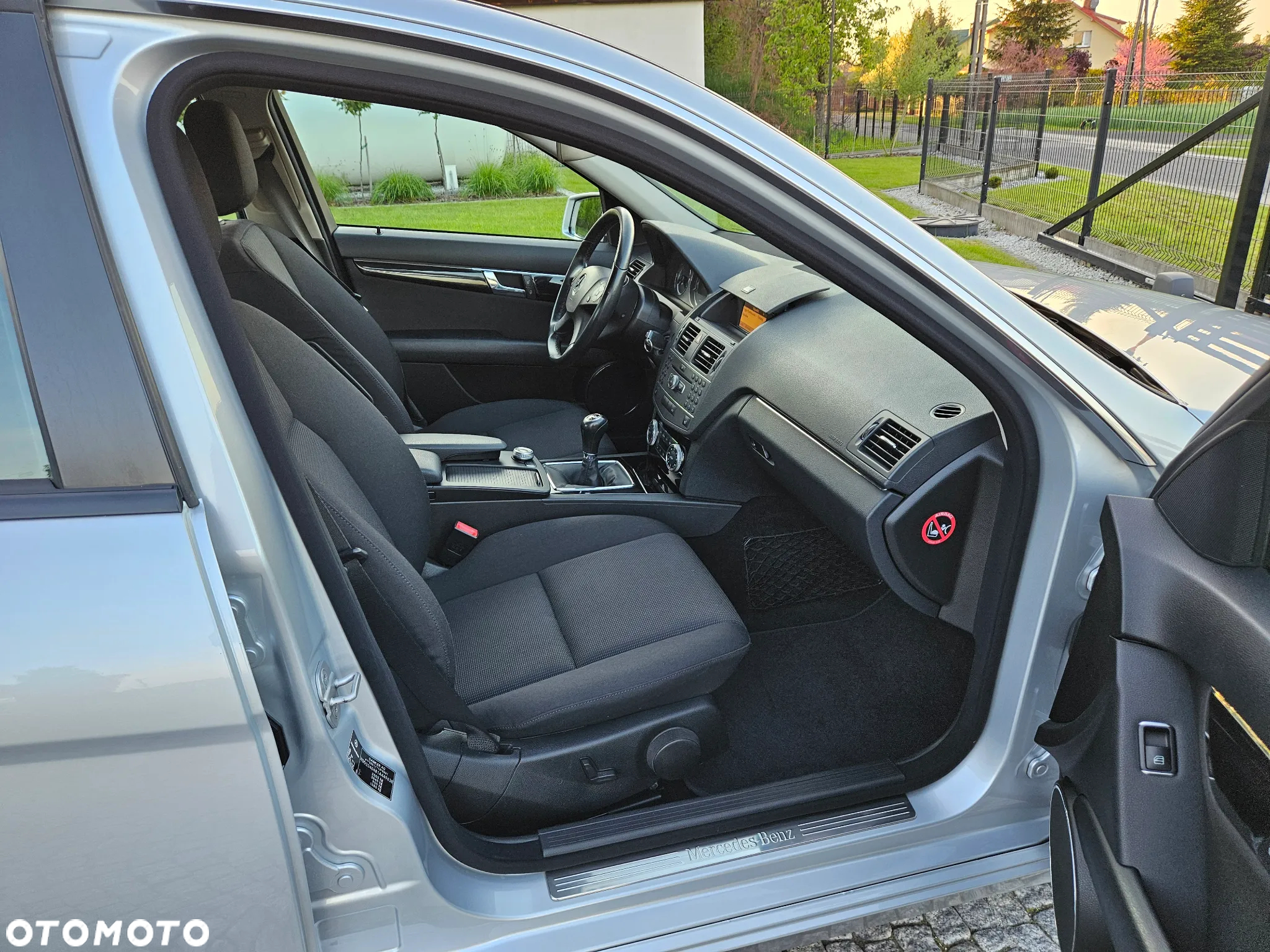 Mercedes-Benz Klasa C 200 CGI BlueEff Elegance - 12