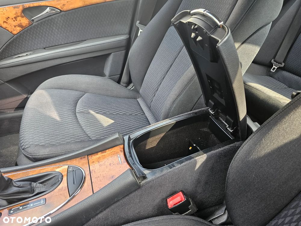 Mercedes-Benz Klasa E 200 Kompressor Automatik Elegance - 23