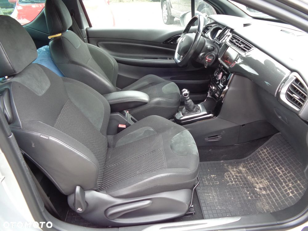 Citroën DS3 e-HDi 115 FAP Red Edition - 15