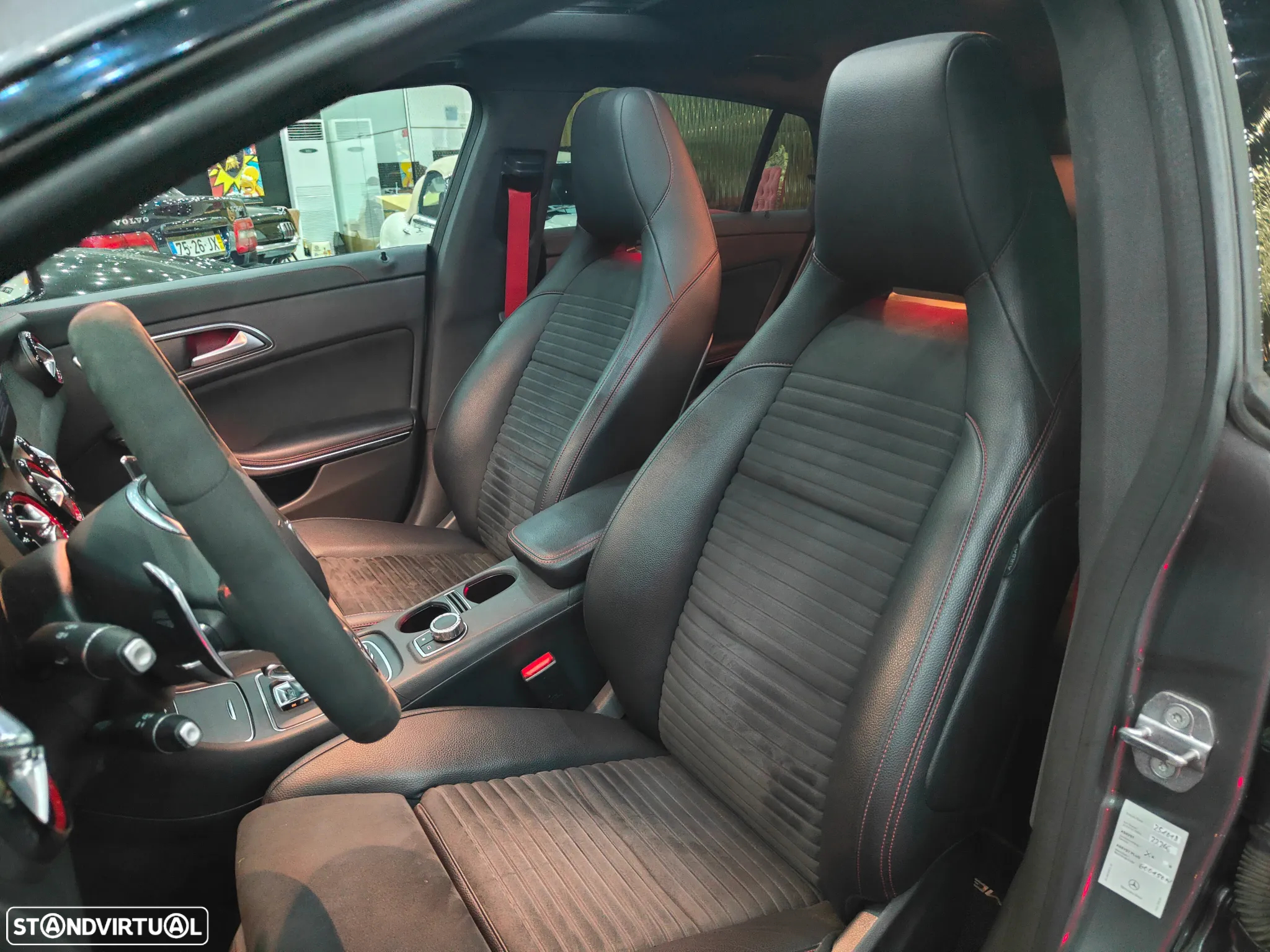 Mercedes-Benz CLA 45 AMG 4Matic Shooting Brake 7G-DCT - 12